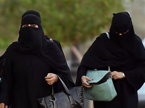Zwei Heisse Arabische Burka Lesben 1 Telegraph