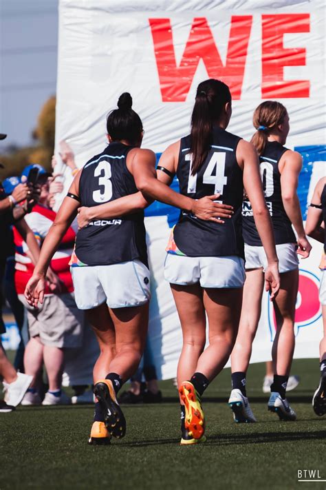 Western bulldogs and carlton clash on sunday where the former comes in after suffering their first loss of the season last week at the hands of richmond tigers. AFLW pic special: Western Bulldogs vs Carlton Blues - The ...