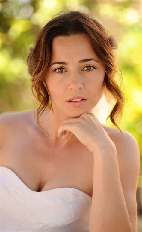 Linda Cardellini Photoshoot Hd Celebrity Pictures Hot Images Hd