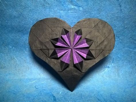How to make An Origami Heart With Flower (Tutorial ...