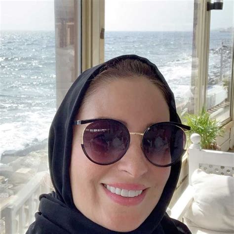 نرمين الفقي تخطف الانظار بالمايوه علي البحر ظهرات نرمين الفقي علي البحر بالمايوه قالت الفنانة المصرية نيرمين الفقي، إن سر إطلالتها وتألقها في حفل أسبوع الموضة. نرمين الفقى تثير الجدل بعد رجوعها من السعودية.. تعرف على ...