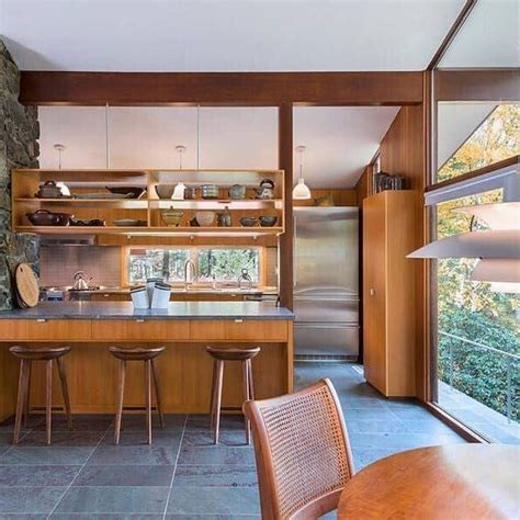 This Warm Mid Century House In Weston Massuchesetts Deserves All Your