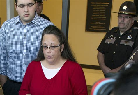 Kim Davis Voted Out As Kentucky County Clerk 3 Years After Being Jailed For Refusing To Issue