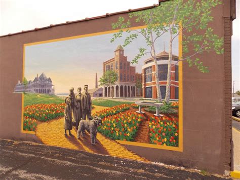 Hollands New Murals Honor Citys History Brush With Wizard Of Oz