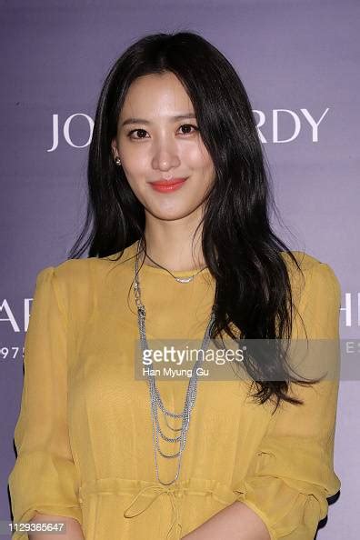Actress Claudia Kim Aka Kim Soo Hyun Jewelry Detail Attends The