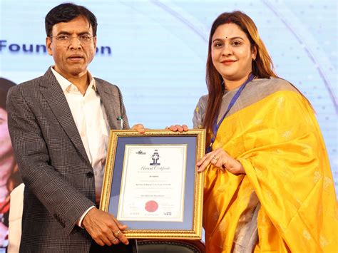 Sushruta Award To Dr Swapna Verma Of Satna सतना की डॉ स्वप्ना वर्मा