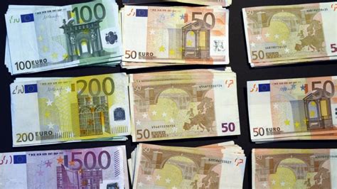 Der mindestbestellwert beträgt 21,50 euro (netto). 50 Euro Schein In Din A 4 Ausdrucken : Neue Banknoten Warum Die Notenbank Den 100 Euro Schein ...