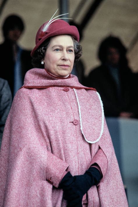 Queen Elizabeth Iis Best Outfits Through The Years