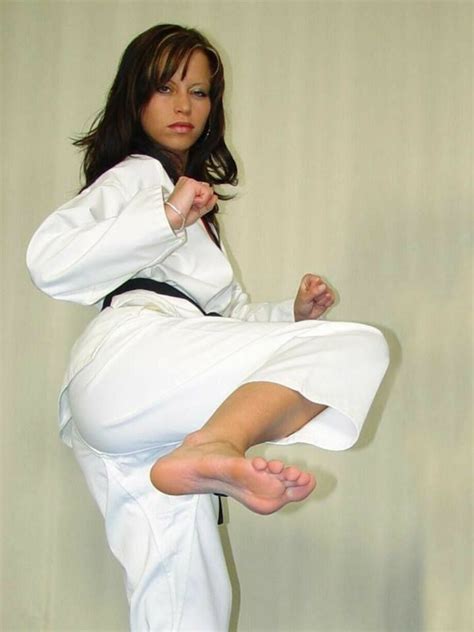 Pinterest Women Karate Martial Arts Women Martial Arts Girl