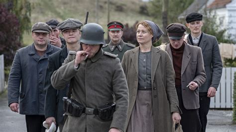 'Erna i krig': Forfriskende krigsfilm med Trine Dyrholm ...