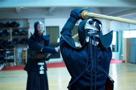 Tokio Experiencia De Práctica De Kendo Samurai Getyourguide