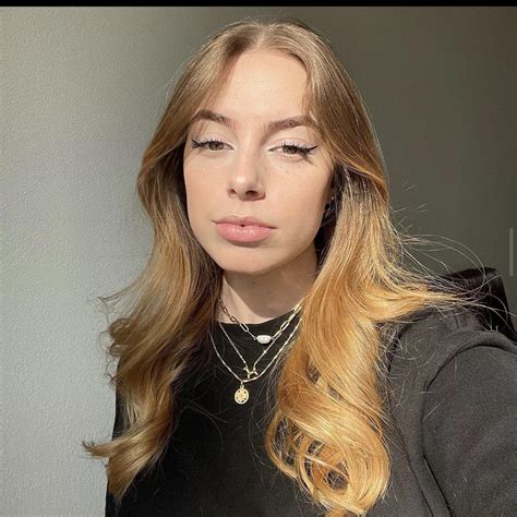 Her Face Would Look So Good Dripping With Cum Scrolller