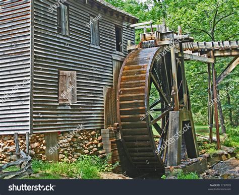 Water Wheel At Old Grist Mill Stock Photo 1737099 Shutterstock