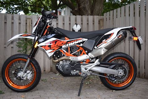 The new bodywork features a redesigned seat, enhanced aesthetics and improved ergonomics. Just converted my 2016 KTM 690 Enduro r to a supermoto ...