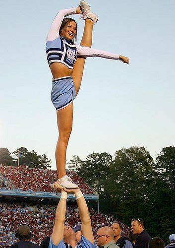 Nc Cheerleader Flip Cheerleading Cheer Poses Cheerleading Stunt