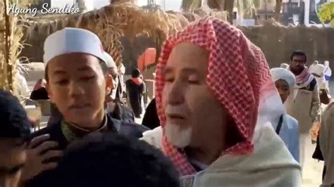 Alasan terkuat yang mereka sampaikan untuk membantah pendapat masih hidupnya nabi khidir kedua , andaikan beliau masih hidup, tentu diwajibkan bagi beliau untuk mendatangi nabi muhammad shallallahu. Keturunan Nabi Muhammad Yang Masih Hidup