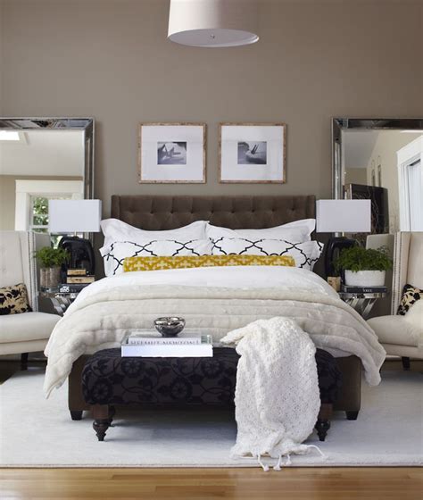 Although we think that's a good place to start. 37 Clever Small Master Bedroom Ideas (Photos)