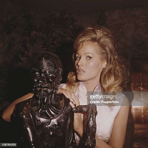 Ursula Andress 1962 Photos And Premium High Res Pictures Getty Images