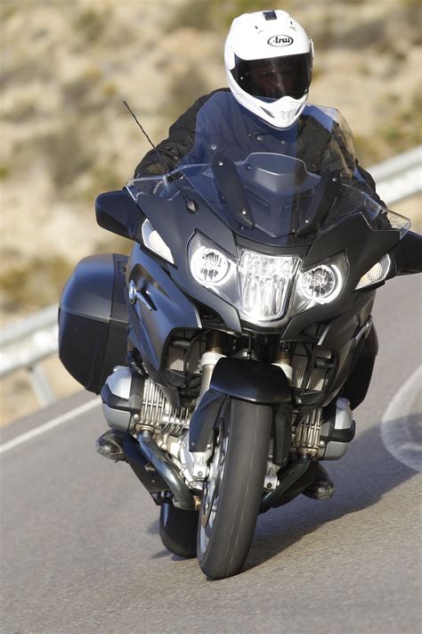 First Ride 2014 Bmw R1200rt Review Visordown