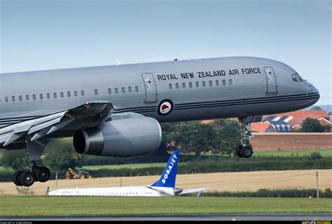 Nz7572 New Zealand Air Force Boeing 757 200 At Exeter Photo Id