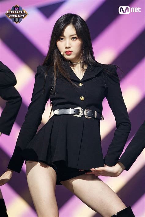 Pin By Elisa Irene On Clc Kpop Idol Outfits Clc Eunbin Clc Black Dress