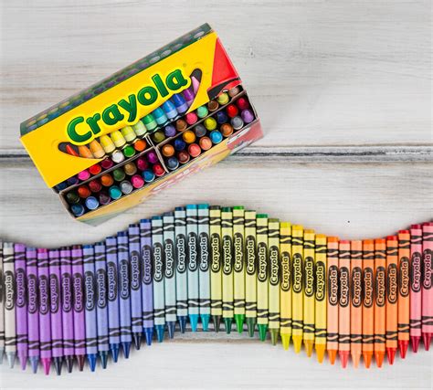 64 Crayola Crayons Crayola