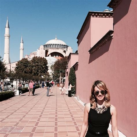 Depois, pela boa visibilidade de istambul que a torre proporciona, o local serviu para ser vigia de incêndios até 1960. Viajante! Mariana Ximenes visita pontos turísticos de ...