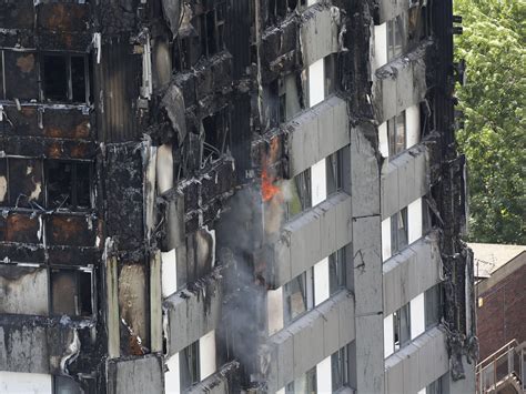 Death Toll In London Apartment Building Fire Rises To 17 Knkx