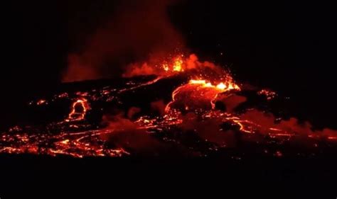 Iceland Volcano New 500 Metre Crack Opens In Mount Fagradalsfjall