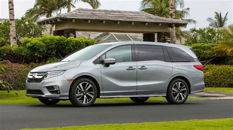 Honda Recalls 122k Minivans After Reports That Doors Can Open On Their