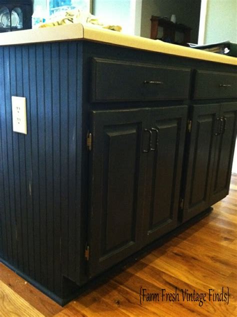 This was my extra project over the winter done during free time so i wanted to be able to do just a bit at a time. How to Paint Cabinets Using Annie Sloan Part 3 - Farm ...
