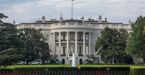 La casa blanca (the white house, en inglés) es la residencia oficial y principal centro de trabajo del presidente de los estados unidos. Casa Branca - Washington, D.C., Estados Unidos da América ...