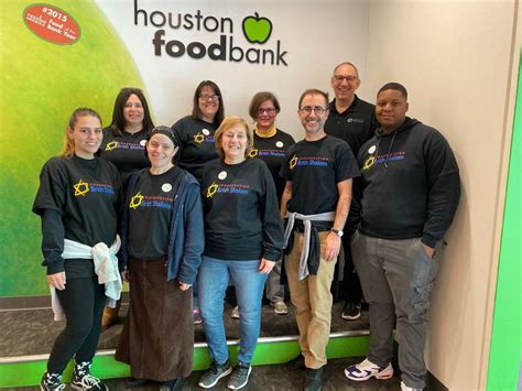 The houston food bank needs volunteers to put together food packages and pass them out. Staff Volunteer Day at Houston Food Bank - Congregation ...