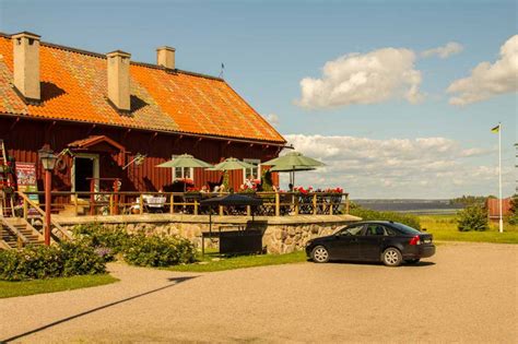 Caritha fredricson och joakim öhrndalen besöker stället i kungsör där tågen alltid går, nämligen miniature kingdom. Kungsör | Trippa