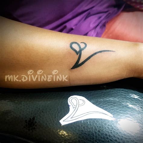 V Name Tattoo Designs Tatooope