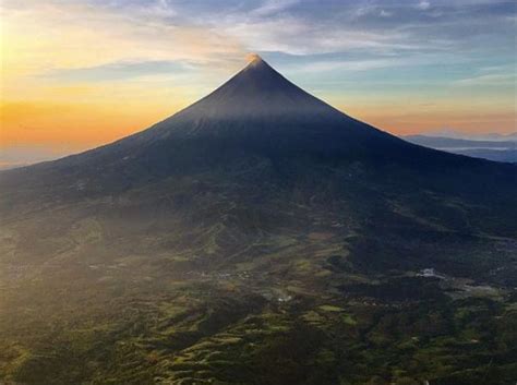 Mayon Volcano Profile History And Stunning Photos Peoplaid