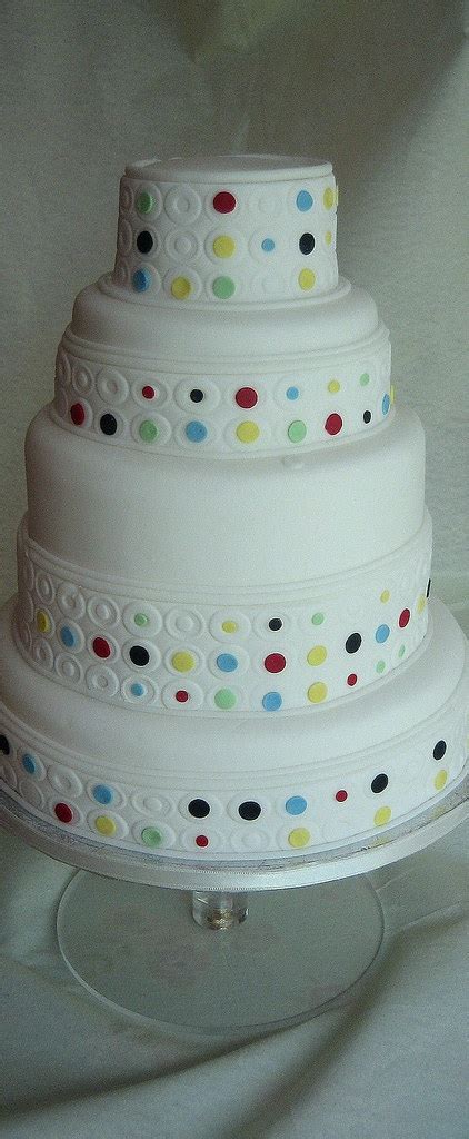 Things were cool in the '50s, '60s, and '70s, but as with everything related to weddings, cakes really hit a high point in the '80s. retro wedding cake | 60's inspired retro spot wedding cake ...