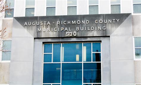 Emergency meeting on ambulance service fails to gather quorum, Augusta