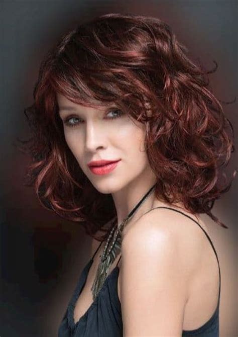 Short auburn bob with layers. The most fashionable haircuts and hairstyles for medium ...