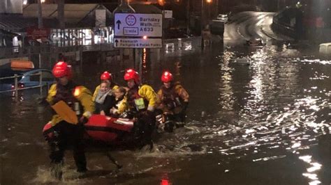 Uk Flooding Dozens Spend Night In Sheffield Meadowhall Shopping Centre