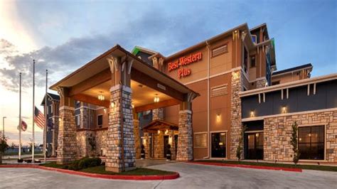 There is a grassy area for pet relief on the property. BEST WESTERN PLUS EMERALD INN & SUITES - UPDATED 2018 ...