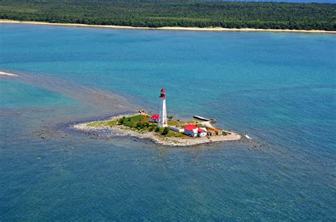 Caribou Island Lighthouse In Wawa On Canada Lighthouse Reviews