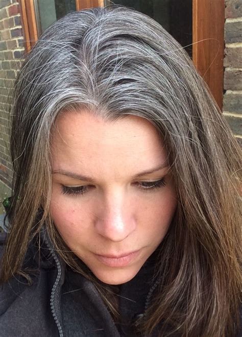 Bildergebnis Für Growing Out Gray With Balayage Gray Hair Growing Out