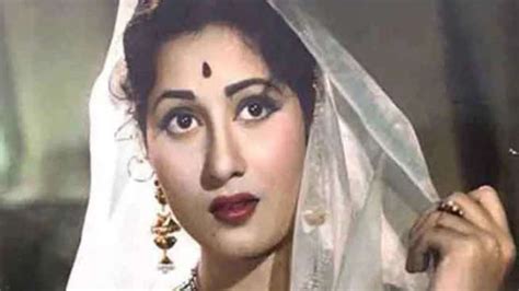 Meena Kumari 86th Birth Anniversary 6 Haunting Melodies Of Bollywoods