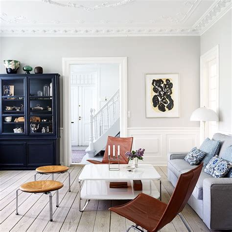 The homes have very similar interiors with a mishmash of furniture and artwork, and everything on display. Move Over, All White—This New Décor Trend Has the ...