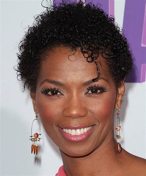 9 Fabulous Short Natural Hairstyles For Black Women With Round Faces