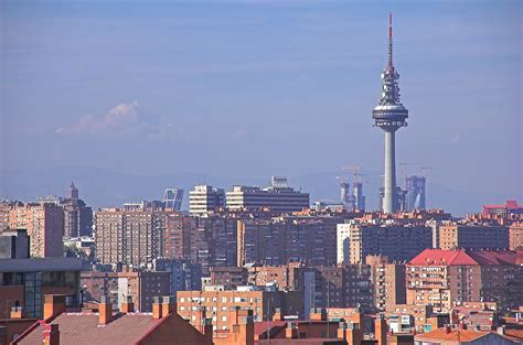 Skyline madrid son dos rascacielos residenciales en construcción en madrid. madrid, skyline desde vallecas | Vista parcial de los edific… | Flickr