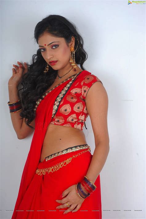 south indian actress hari priya hot in red saree photo hot n sexy actress my xxx hot girl