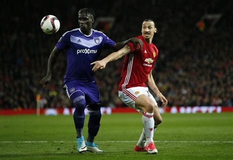 Photo by shaun clark/getty images. Zlatan Ibrahimović re-signs for Manchester United, takes ...