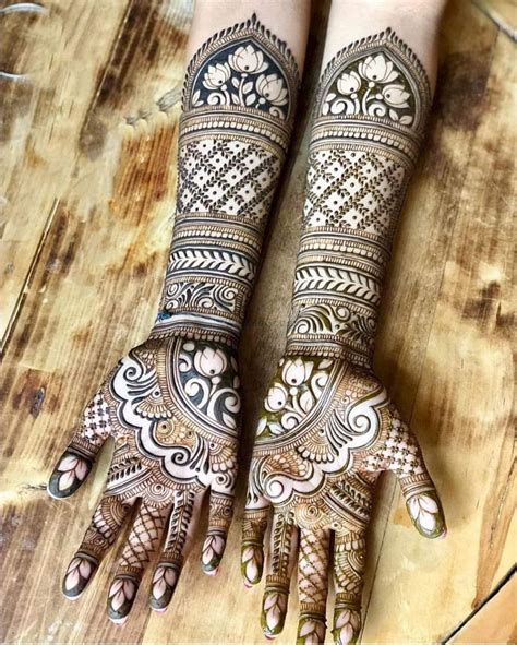 Latest & simple mehendi design collection for 2021 1. Photo of Beautiful inticate bridal mehndi design for full ...